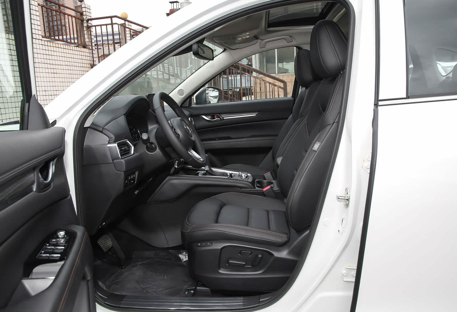 2024 Mazda CX-5 2.5L Premium — Compact SUV, front seats for export