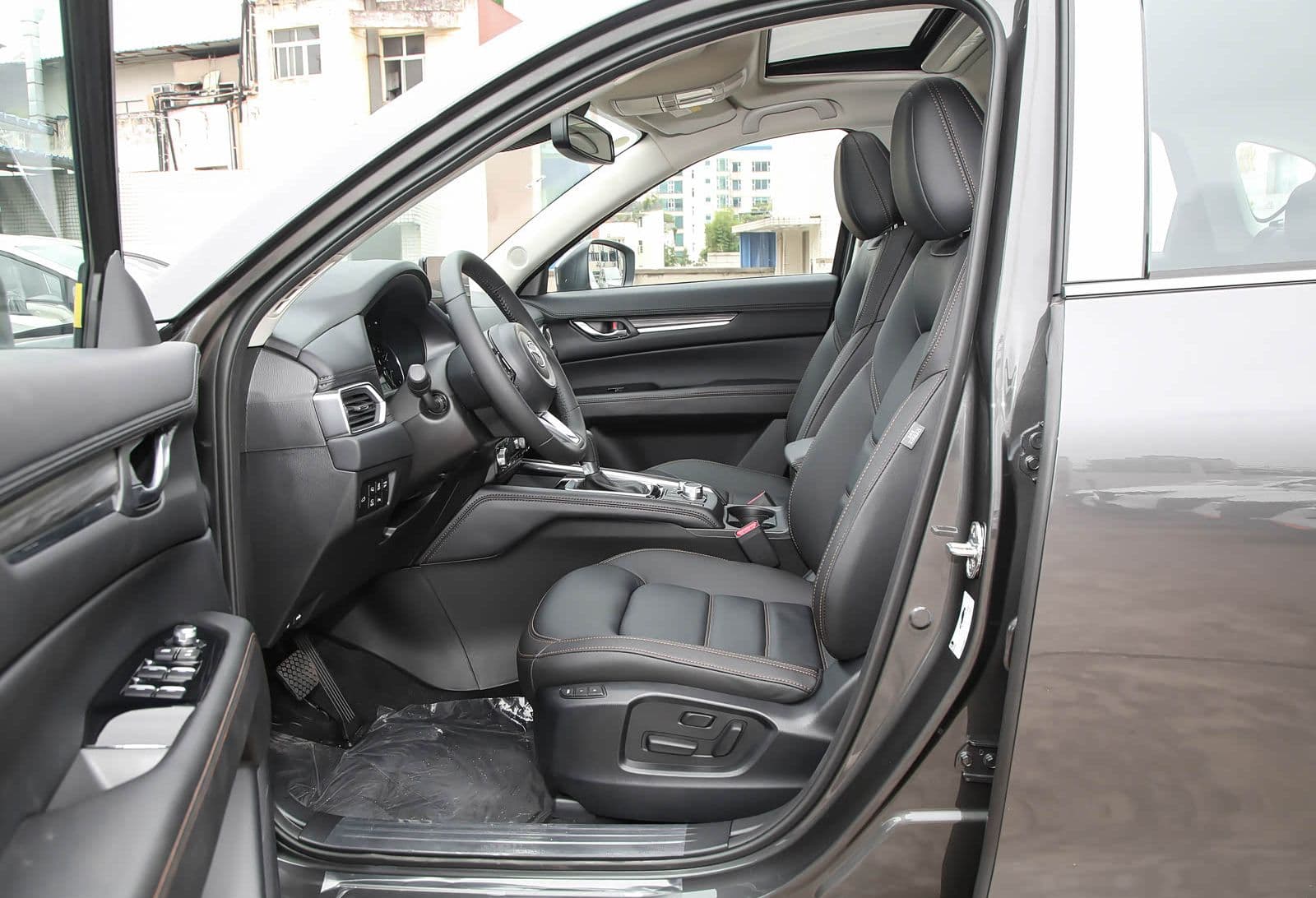 2024 Mazda CX-5 2.5L Prestige AWD — Compact SUV, front seats for export