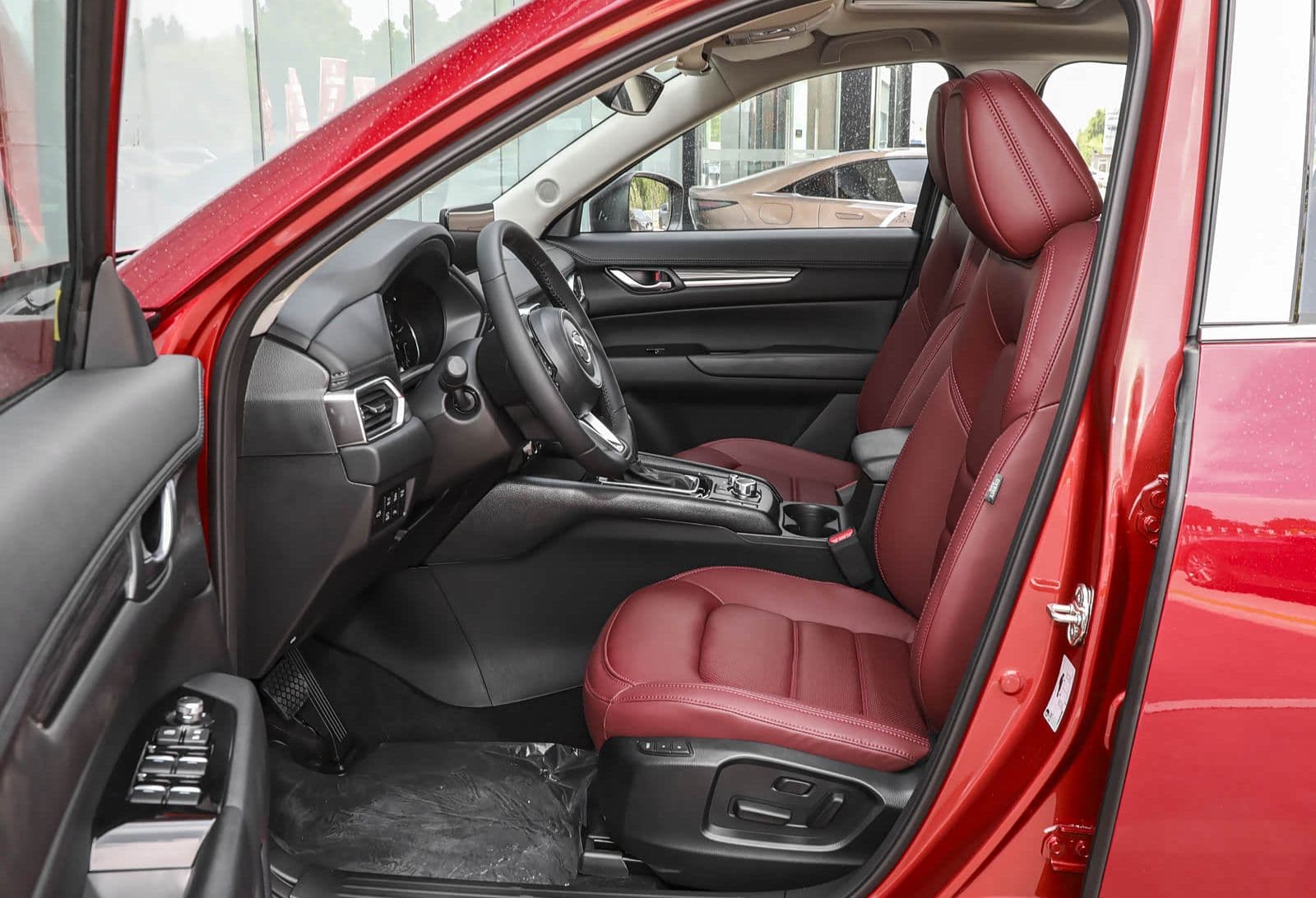 2025 Mazda CX-5 2.0L Elegance Pro — Compact SUV, front seats for export